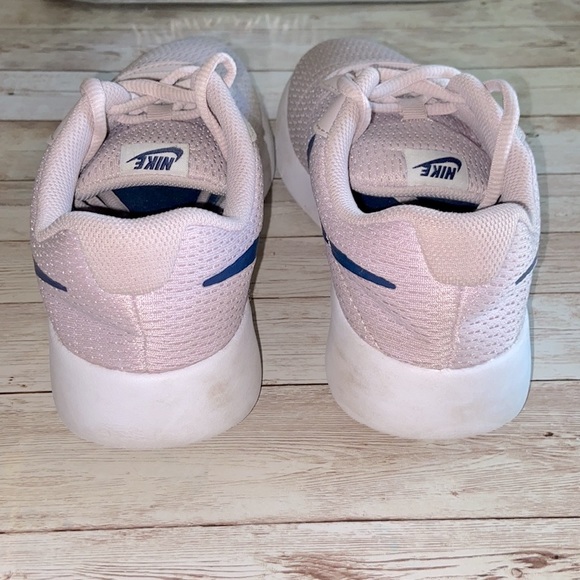 Nike Light Pink Girls Running Sneaker - Picture 4 of 7